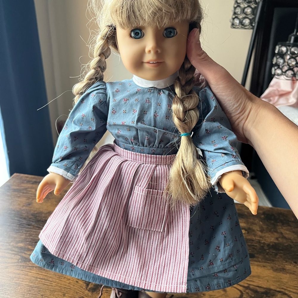 American Girl Doll Kirsten Larson one of the first 3 dolls - Picture 2 of 6